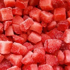 Gehackte gefrorene Erdbeeren